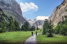 Salah satu negara yang paling banyak memiliki pemandangan alam yang indah dan keren adalah indonesia. Gunung Lembah Pemandangan Alam Indah Berjalan Lauterbrunnen Switzerland Menanam Piqsels