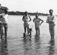 Um weimar zu retten, hätte sich die spd als. Friedrich Eberts Badehose Erschutterte Die Weimarer Republik Welt