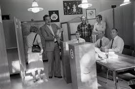 L'ouverture d'un bureau de vote au public est strictement encadrée par le code électoral. Bureau De Vote A Luxembourg Ville Lors Des Elections Europeennes 10 Juin 1979 Cvce Website