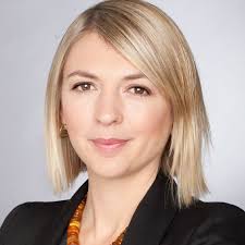 Kate Barnes's Instagram, Twitter & Facebook