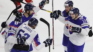 Die partie gegen die slowakei, gastgeber der iihf weltmeisterschaft im nächsten jahr, begann mit einer kleinen überraschung. Eishockey Wm Osterreich Unterliegt Slowakei Nach Fuhrung Wintersport Eishockey Weltmeisterschaft