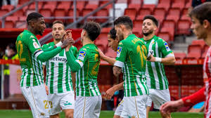 Он играет на позиции вратарь. Betis Vs Celta De Vigo Manuel Pellegrini S Team With Claudio Bravo In Goal Against Eduardo Coudet S Team Archyworldys