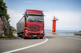 Unique In Long Haul Transport Mirrorcam Replaces The Mirror Daimler Global Media Site