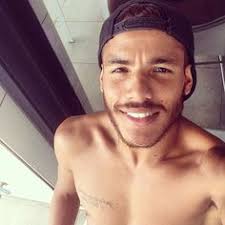 Born 26 april 1990) is a mexican professional footballer who plays as a midfielder for major league soccer club la galaxy, whom he captains, and the mexico national team Jonathan Dos Santos
