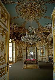 The tour of the palace starts in the vestibule and goes via the state staircase on to the first floor (see plan). 31 Herrenchiemsee Palace Bavaria Ideas Palace Bavaria Palace Interior