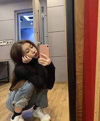 Chaeryeong Mirror Selfie Itzy Kpop Girls Girl Group