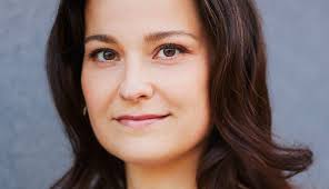 Dans la peau de…» Nancy Vickers, auteure fascinée par les accumulateurs  compulsifs