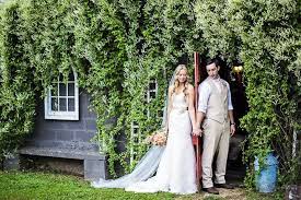 Hornblower Niagara Cruises Wedding Trends Of 2017 Weddings Niagara Falls Canada Niagara Falls Wedding Barn Wedding Wedding
