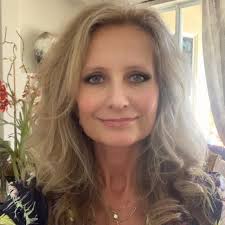 Petra Bailey's Instagram, Twitter & Facebook