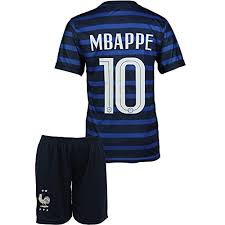 Am ärmel die abzeichen der uefa champions league. Guundtkn Kjysm