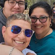 De la polémica al posible delito: La cantante cubana 'La Diosa' anuncia  rifa de su Cadillac Scarlett por $200 el número, pese a que el vehículo  sigue en litigio legal con su