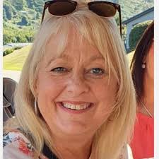 Dylan a'i ffrindiau yn codi £6,000 ar gyfer…