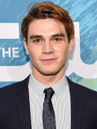 In 2017, apa began starring as archie andrews in the cw drama series riverdale. Kj Apa Age Who He S With Romantically His Natural Hair