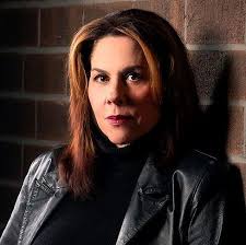 Near Miss: A Wounded Hero Former Military Romantic Suspense (Dìleas  Security Agency Book 1) eBook : Smith, C.S.: Amazon.co.uk: Kindle Store