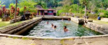 Lokasi candi umbul berada di kabupaten magelang, tepatnya di desa kartoharjo. Pemandian Air Hangat Candi Umbul Indonesia Itu Indah Pusat Informasi Tempat Wisata Populer Di Indonesia