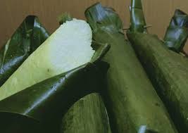 Yah, lontong dan ketupat umumnya memang dibungkus daun pisang atau janur kelapa. Yuk Dicoba Resep Lontong Daun Pisang Magic Com