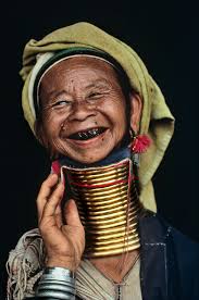 Beauty And The Neck! Meet The 'giraffe' Women Of Padaung Tribe In Burma