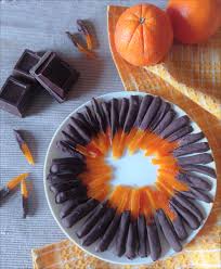 Maybe you would like to learn more about one of these? Una Tira L Altra Le Scorze Di Arance Candite Al Cioccolato Di Eirini Bournelli Castello Incantato