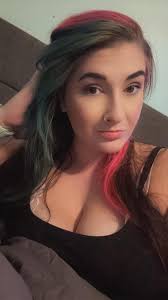 Hello loves, it's me 🫶🏻 Can anybody please give me some fun Christmas  edits, or put me in that snazzy snow globe 🥹 Bonus points to the witty  trolls 😘