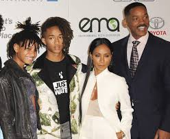 Willow smith has opened up about being polyamorous on the latest episode of the family's tv show red the smith family aren't afraid of sharing their truth and now will smith's daughter, willow. Dlisted Jada Pinkett And Jaden Smith Called Out Shane Dawson For Sexualizing An 11 Year Old Willow Smith