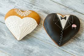 Segnaposto matrimonio, boccettine profumate, tema fragranze, segnatavolo elegante, bomboniere invitati, tavoli imperiali, sposi 2020, fiori. Segnaposto Per Matrimonio Originali