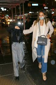 Jessica alba beach style, jessica alba casual style, jessica alba casual style 2019, jessica alba fashion style, jessica alba fashion style 2019, jessica alba summer style, street style jessica alba, street style jessica alba 2019, style jessica alba, style jessica alba 2019 0 comments Jessica Alba Steps Out For Dinner With Her Family And Her Best Friend In New York City 030521 1