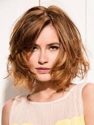 Resultat De Recherche D Images Pour Couleur Noisette Camille Albane Coupe De Cheveux Carre Plongeant Cheveux Boucles Cheveux Carre