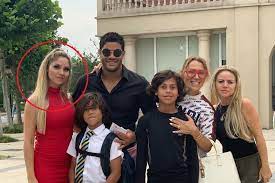 Enquanto hulk tenta destituir marcos maciel e outros dois sócios por má gestão, uso inadequado de dinheiro (mais de r$ 4 milhões) e sonegação de informações sobre o processo. Em Carta Sobrinha Pede Perdao A Ex Mulher De Hulk Veja Na Integra Wscom