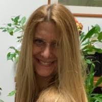 Linda Isola's Instagram, Twitter & Facebook