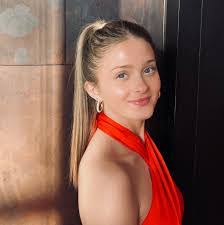 Amanda Durst's Instagram, Twitter & Facebook