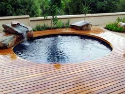 Holzdeck Design Ideen Fur Den Pool 21 1024x768 In 2020 Kleiner Pool Ideen Pool Ideen Oberirdischer Pool