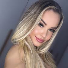 Ingrid Borges's Instagram, Twitter & Facebook