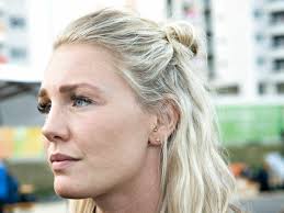 Jeanette springer ud