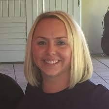 Lynn Janik's Instagram, Twitter & Facebook