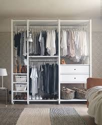 Un'ampia scelta di possibilità sono le strutture da parete proposte dalla serie algot in acciaio galvanizzato. 30 Idee Per Arredare Una Cabina Armadio Con Ikea Mondodesign It