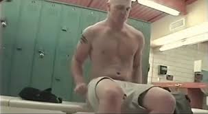 Boner bulges spotted in public: Military Locker… ThisVid.com