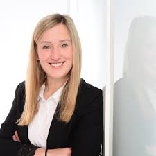 The complete address of the bank is pinneberg. Janina Thomssen Beraterin Private Banking Deutsche Bank Ag Xing