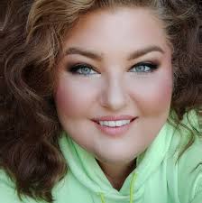 Please don't criticize me, I made a patchwork Christmas tree quilt, many  think it's tacky, but I really liked it.🥰 PATTERN:  https://bit.ly/Quilting-Patterns