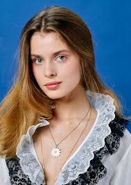 Nastassja Kinski: “It is important for an actor to be able to inspire the  audience with strength and beauty. And feel responsible for what you carry  from the screen. And from role