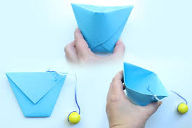 Beschaftigungs Idee Becher Fang Spiel Aus Papier Basteln Familie De Basteln Mit Papier Basteln Mit Papier Falten Papier Kind