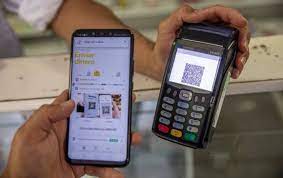 Es un proyecto de ley que otorga la posibilidad para aquellos colombianos que tienen reportes negativos en las centrales de riesgo, como cifin (transunion) y datacrédito(datacredito experian), tengan un 'borrón y cuenta nueva', para que se facilite la forma y requisitos de acceso a nuevos créditos. R Euzb5ibzizrm