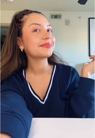 Natalie Goldstone's Instagram, Twitter & Facebook