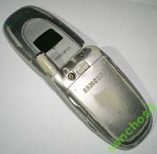 Samsung E105 с батареей (нерабочий ...