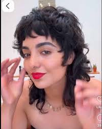 I'm looking for recommendations for hairdressers (or barbers!) that  specialises in this kind of haircut, especially those who have experience  doing this kinda cut