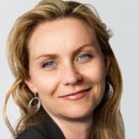 Kelly Ewing's Instagram, Twitter & Facebook