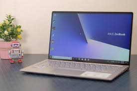 The asus zenbook 14 ux433f is a compact laptop that's easy to carry (image credit: Review Asus Zenbook 14 Ux433f Laptop 14 Inci Dengan Bodi Paling Ringkas Saat Ini Yangcanggih Com