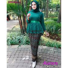 Jual produk baju gamis brokat maroon termurah dan terlengkap januari 2021 bukalapak gamis batik kombinasi brokat untuk pesta pernikahan gold. Setelan Kebaya Aurora Brukat Warna Hijau Botol Navy Maroon Gold Shopee Indonesia