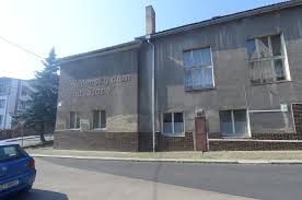 Lucie bílá (born hana zaňáková) was born in the town of otvovice in czechoslovakia to czech mother and slovak father. Lucie Bila Kupuje Kulturni Dum Za Ktery Byla Prosit U Zemana Blesk Cz