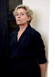 The devastating new film from chloé zhao could be the feature of the year — an uncertain prize in 2020. Frances Mcdormand The Annie Leibovitz Portraits Vanity Fair