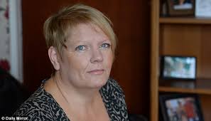 Single mother had lonely Christmas after fiancé told her he needed  treatment for brain tumour in U.S... but he was actually 20 miles away  having dinner with his other wife